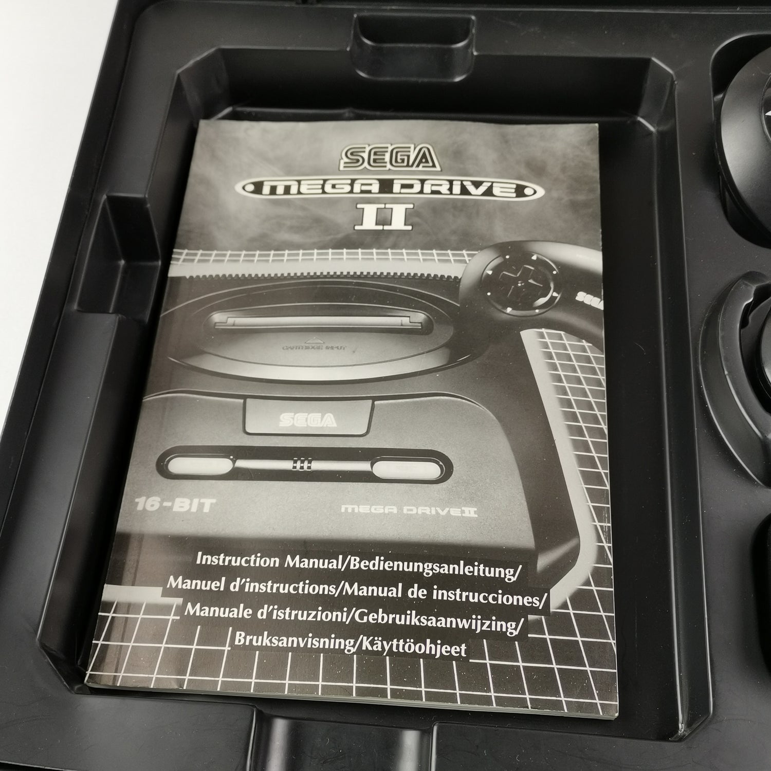 Sega Mega Drive II 2 mit 2 Controller , Strom Kabel, 4 Spiele und Koffer